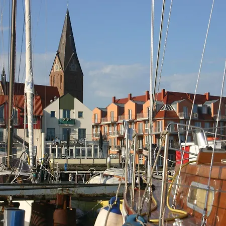Exklusive Panoramawohnung In Barth, Cleaning Included